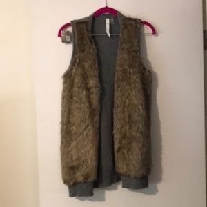 Cute vest faux fur